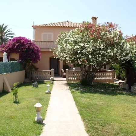 Ca Na Susana. 3 Km From The Nearest *